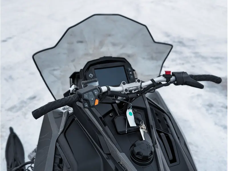 2025 Polaris 650 Switchback Assault 146 // Shadow Gray/Gloss Black