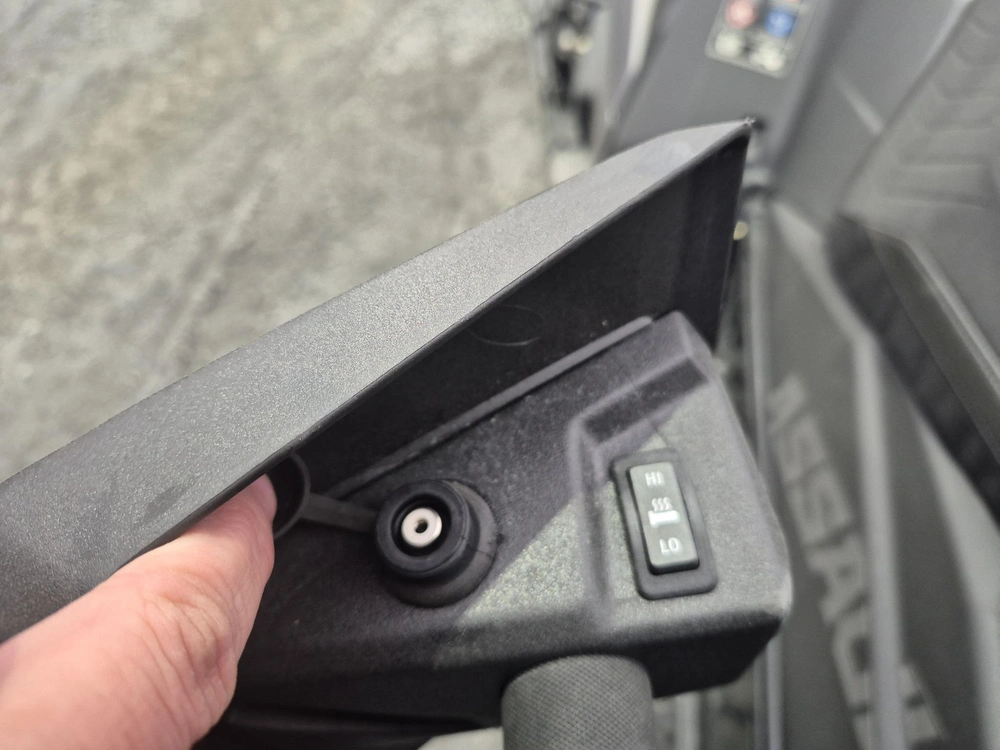 Polaris 640 Switchback Assault 146 2022 alt