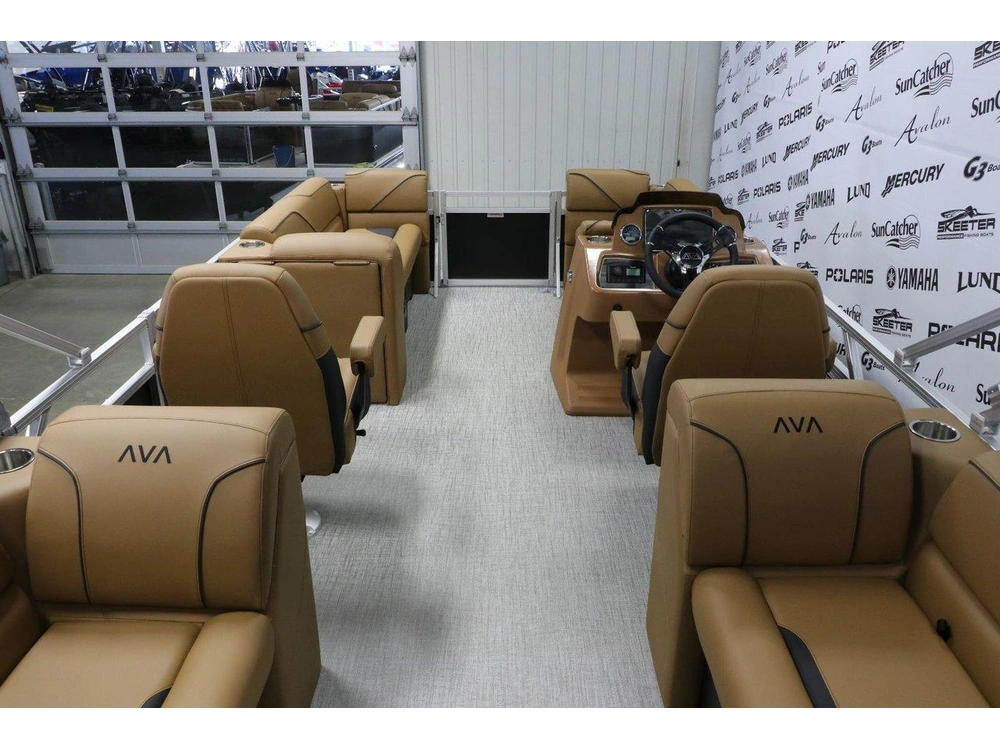 Avalon Venture 2180 Quad Lounger + Yamaha 70 Hp 2026 alt