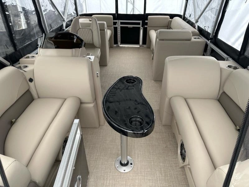 2023 Legend Q-series Le 19 Lounge alt