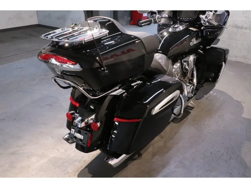 2026 Indian Motorcycle Pursuit Limited + 112 & powerband audio thumbnail 13