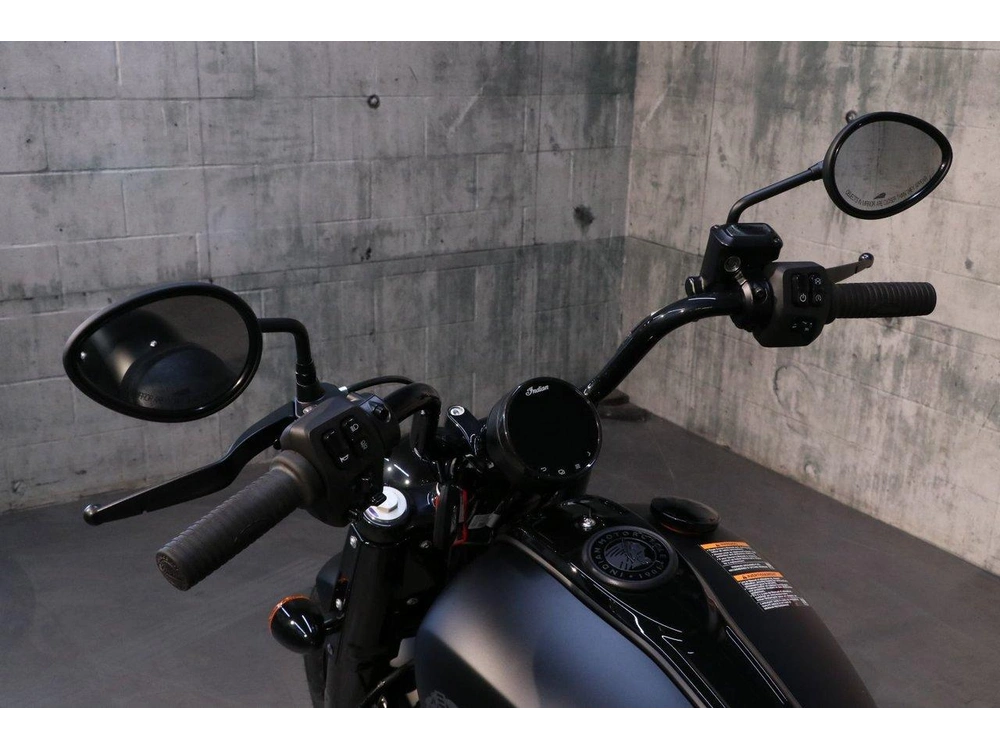 2025 Indian Motorcycle Chief Bobber Dark Horse alt