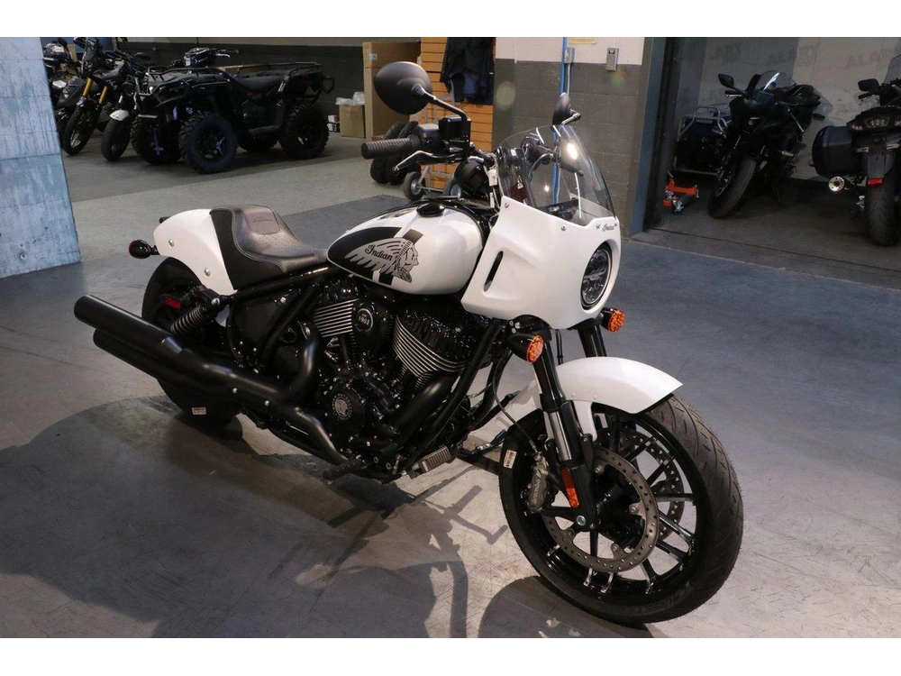 2025 Indian Motorcycle Indian Sport Chief alt