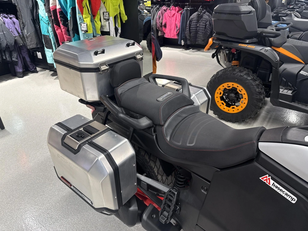 2025 Can-am J2sa alt