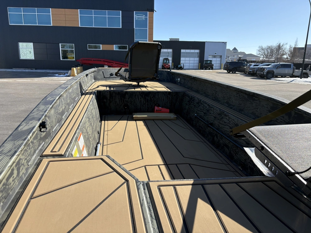 2026 Tracker 1650t Duckboat 40 Tiller 40rlhpt 4s Efi alt