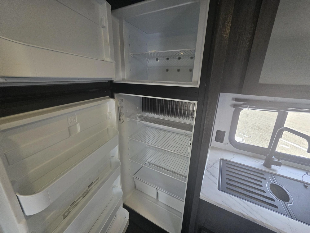 2022 Other Ascent Series 1660fqx alt