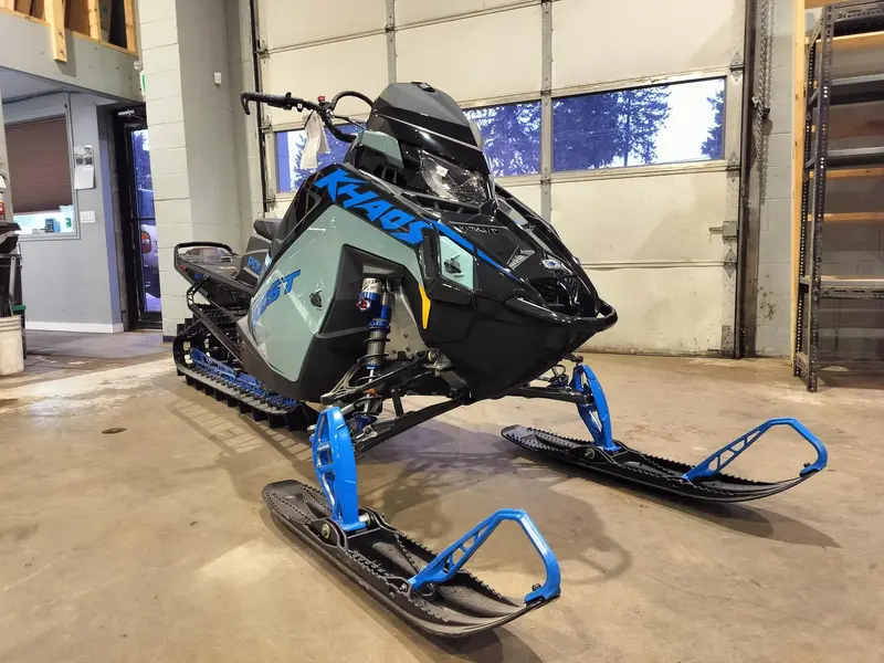 2026 Polaris Patriot Boost RMK Khaos 165 Hemlock Blue / Black / Velocity Blue