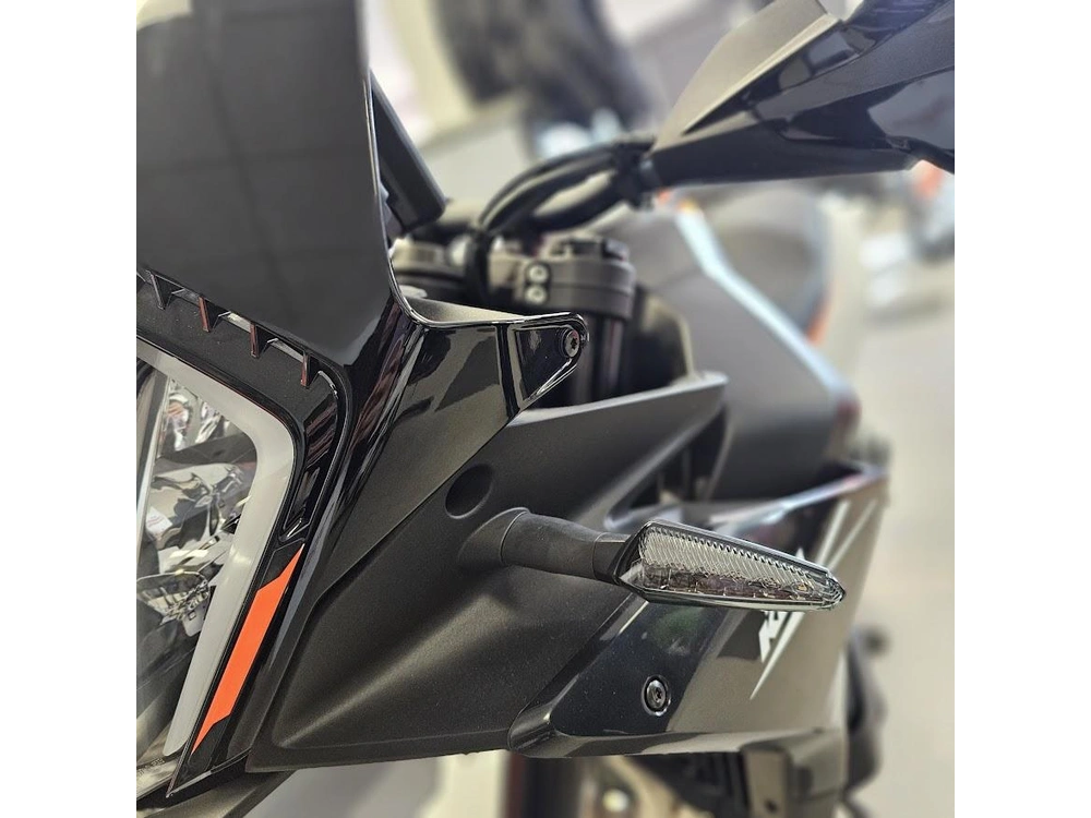 2024 Ktm 890 Smt alt