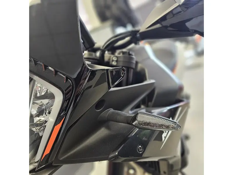 2024 KTM 890 SMT thumbnail 8