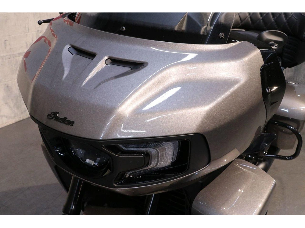 2026 Indian Motorcycle Pursuit Dark Horse + 112 alt