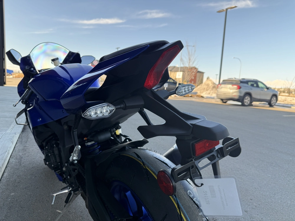 2026 Yamaha R1 alt