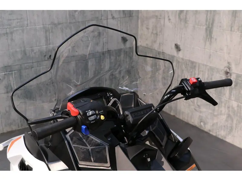 Polaris 550 VOYAGEUR 144 ES ENR. 2024