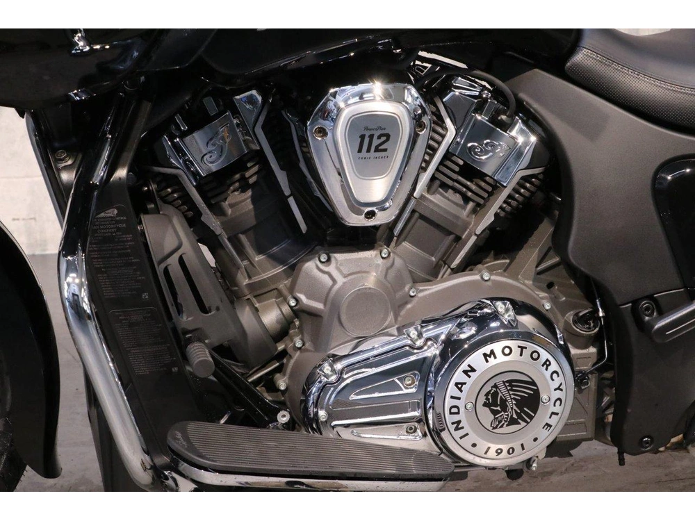 Indian Motorcycle Challenger Limited + 112 & Powerband Audio 2026 alt
