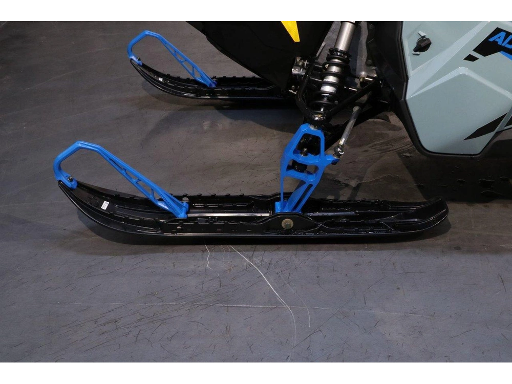 2026 Polaris Polaris Prostar S4 Titan Adventure Ultimate 155 1.5 alt