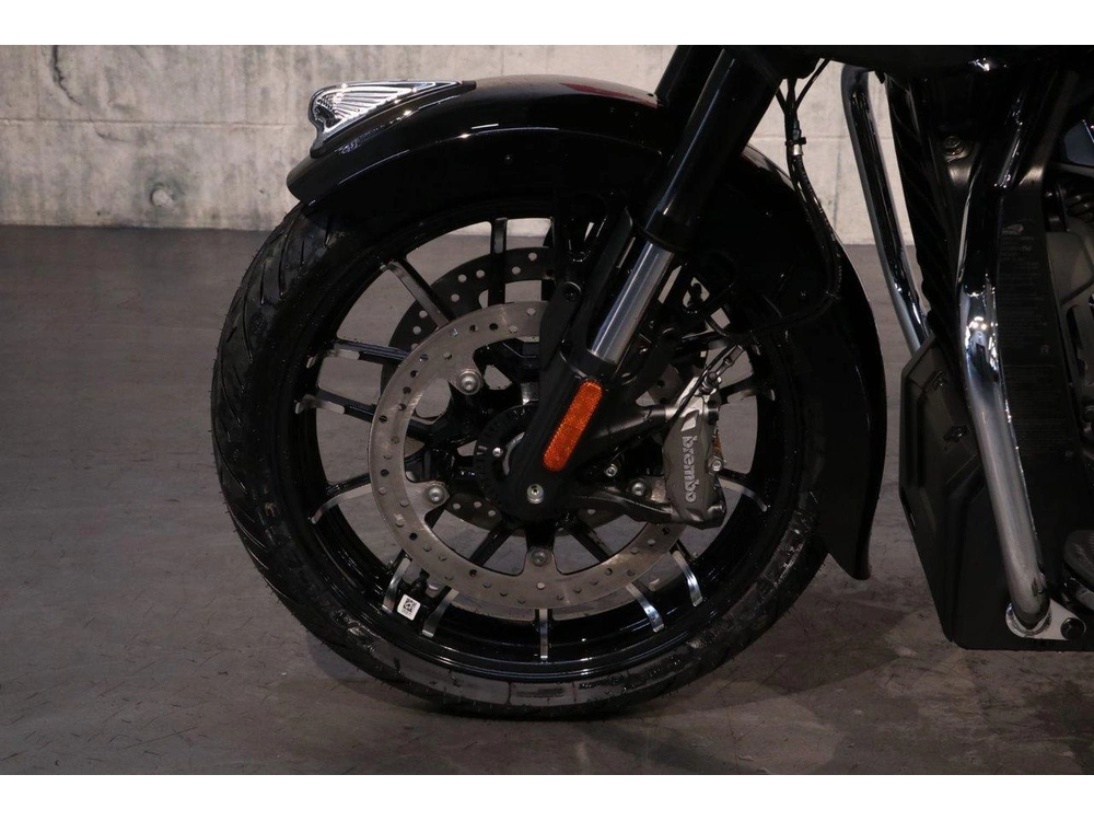 Indian Motorcycle Challenger Limited + 112 & Powerband Audio 2026 alt