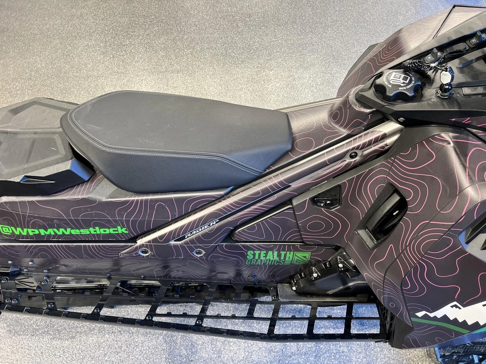 2026 Lynx Shredder Re 3900 850 E-tec Turbo R Powdermax X-light 3.0" Shot W/ 10.25" Touchscreen alt