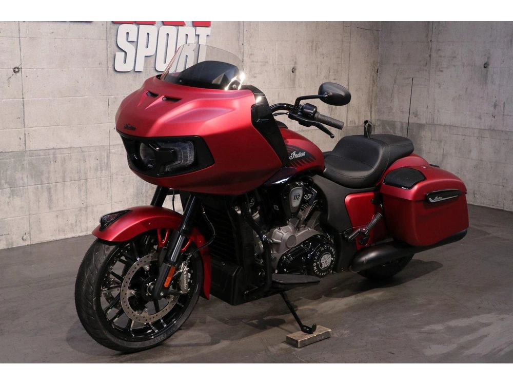 Indian Motorcycle Indian Challenger Dark Horse +112 & Powerband Audio 2026 alt