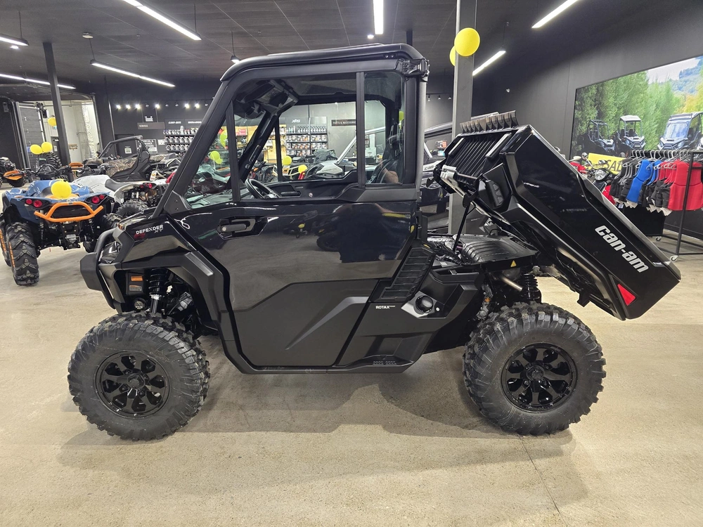 2026 Brp Defender Xt Cab Hd11 With 10.25 In. Infotainment alt