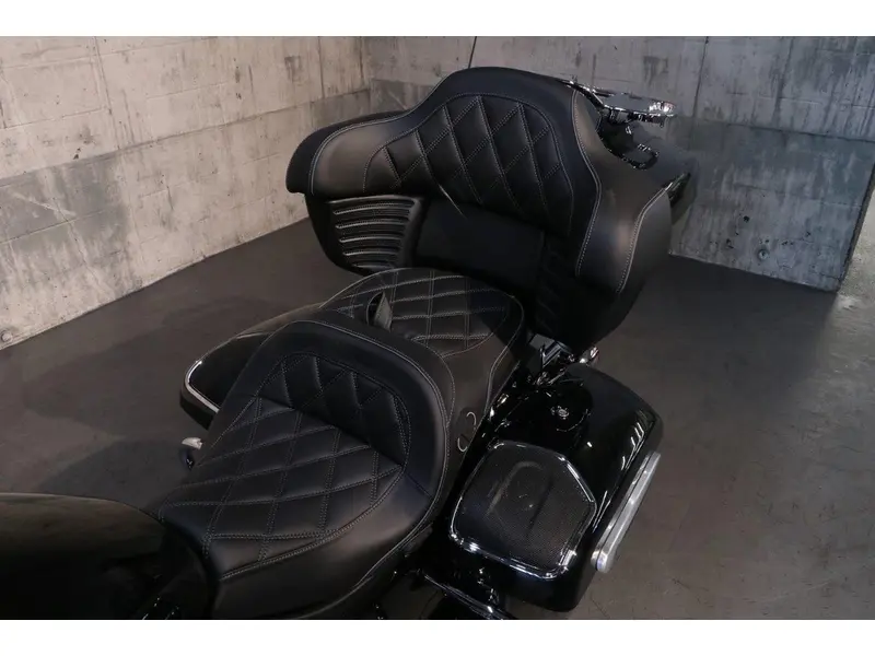 2026 Indian Motorcycle Pursuit Limited + 112 & powerband audio thumbnail 5