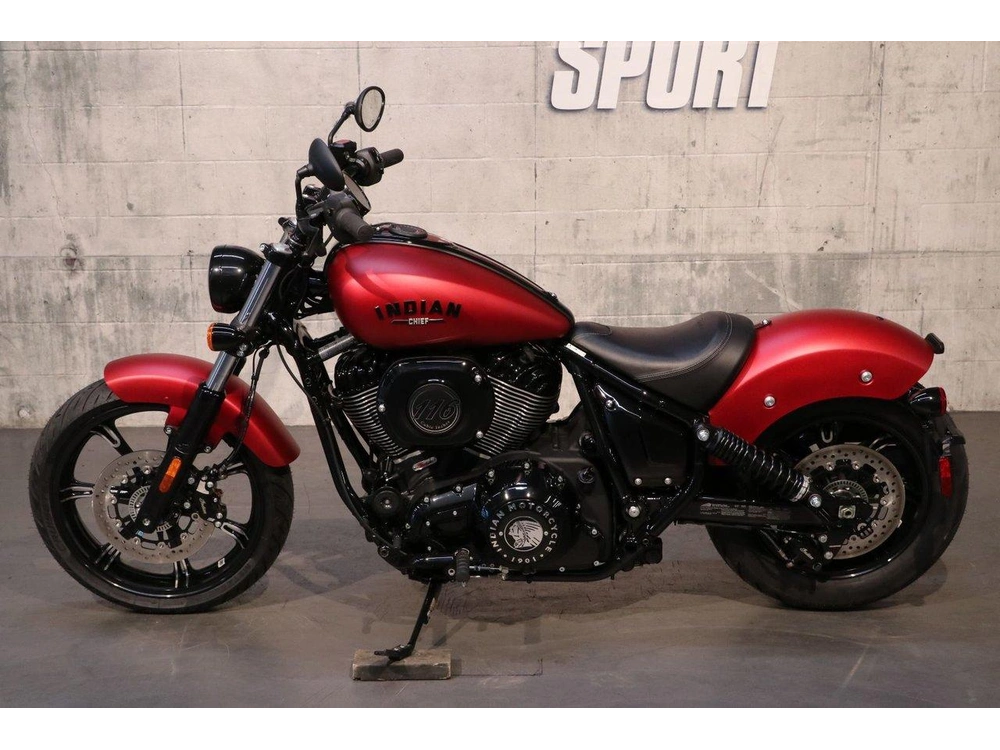 2025 Indian Motorcycle Chief Dark Horse alt