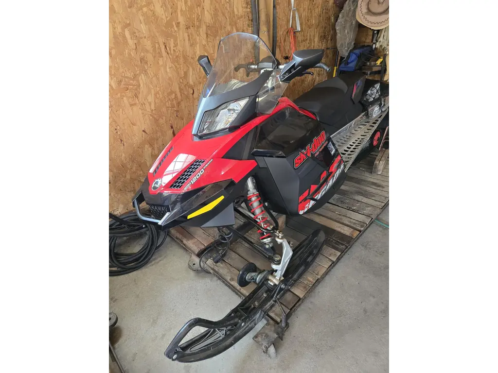 2011 Ski-Doo renegade 1200 