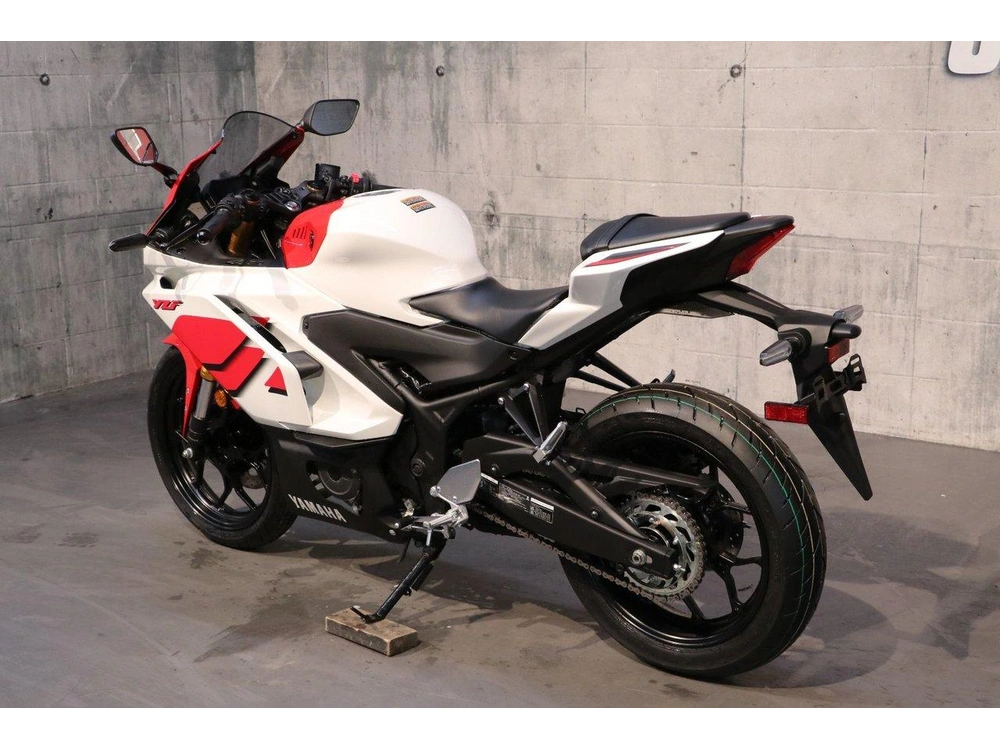 Yamaha Yzf-r3 70e Anniversaire 2026 alt