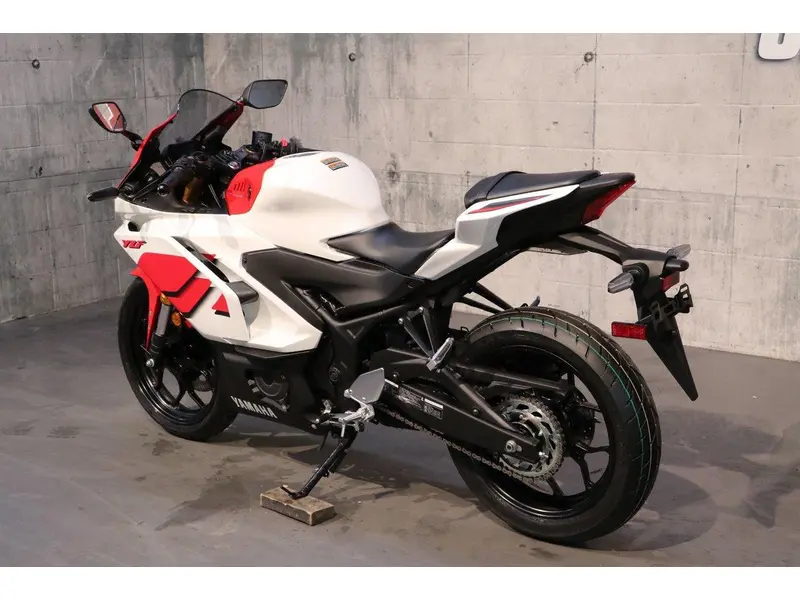 2026 Yamaha YZF-R3 70E ANNIVERSAIRE thumbnail 4