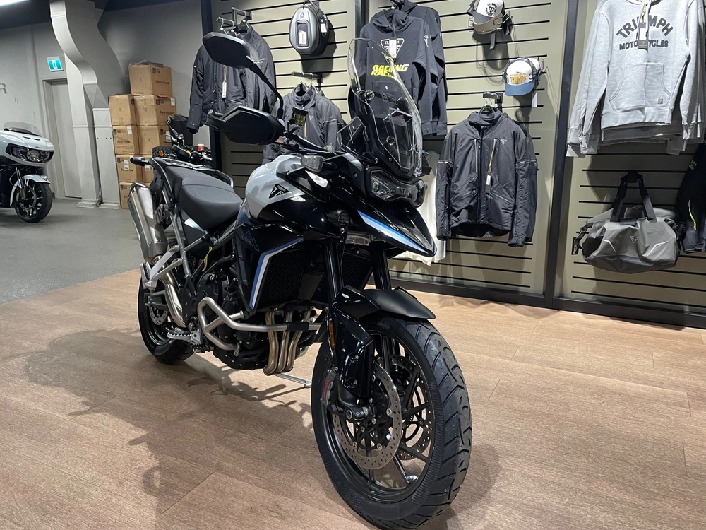2026 Triumph Tiger 900 Alpine Edition - Snowdonia White alt