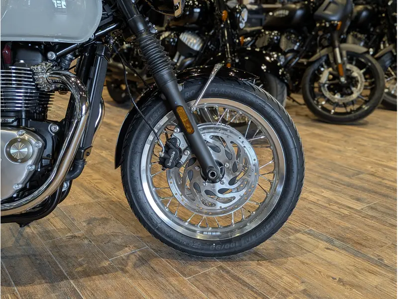 Triumph Bonneville T120 // Stone Grey 2026