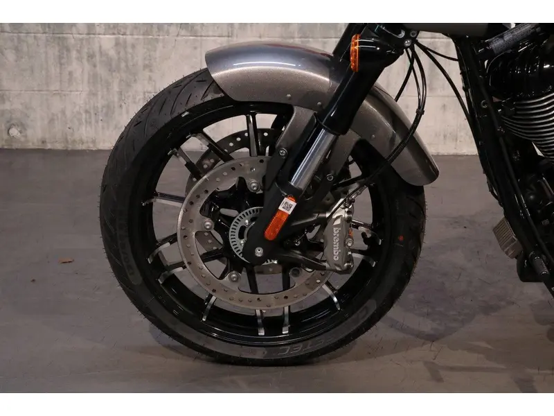 2025 Indian Motorcycle Sport Chief RT thumbnail 8