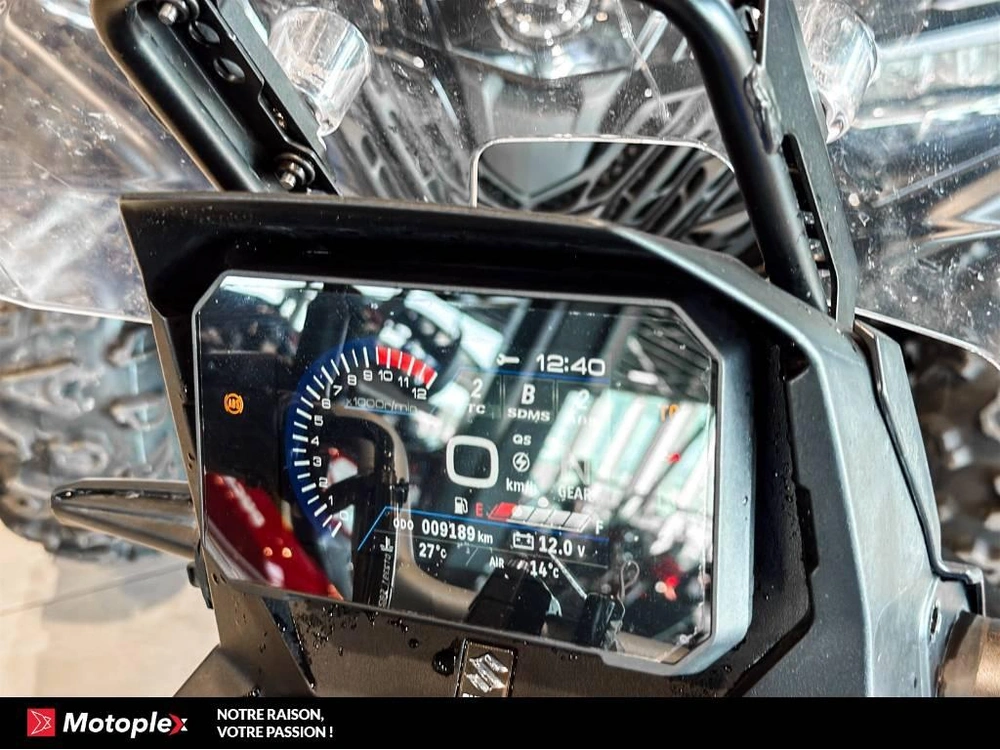 2024 Suzuki Vstrom 800 alt