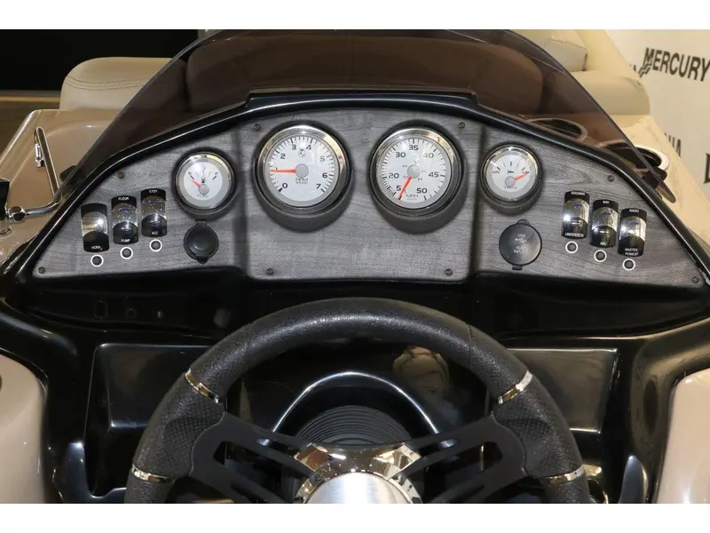2019 Legend BAYSHORE LS + MERCURY 150 HP thumbnail 13