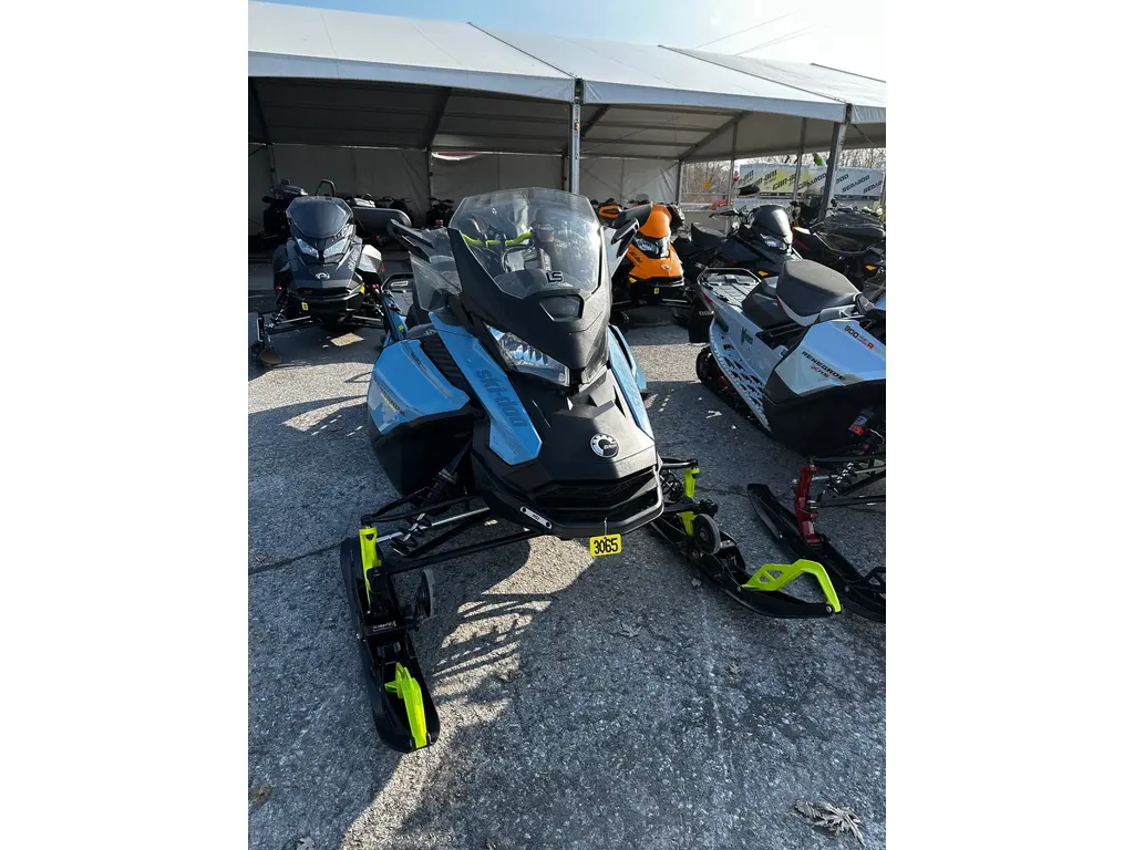 2022 Ski-Doo RENEGADE ENDURO 900