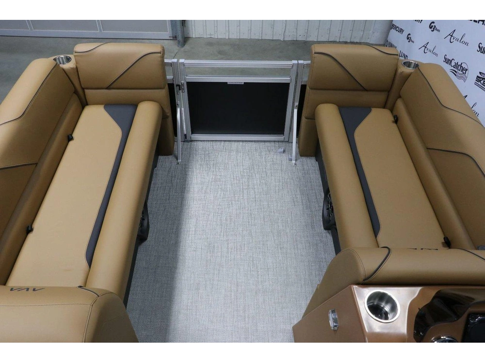 Avalon Venture 2180 Quad Lounger + Yamaha 70 Hp 2026 alt