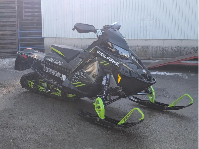 2026 Polaris SNO-26 9R SB ASSAULT 146 SWITCHBACK 900CC DÉMO AVEC CLOUS