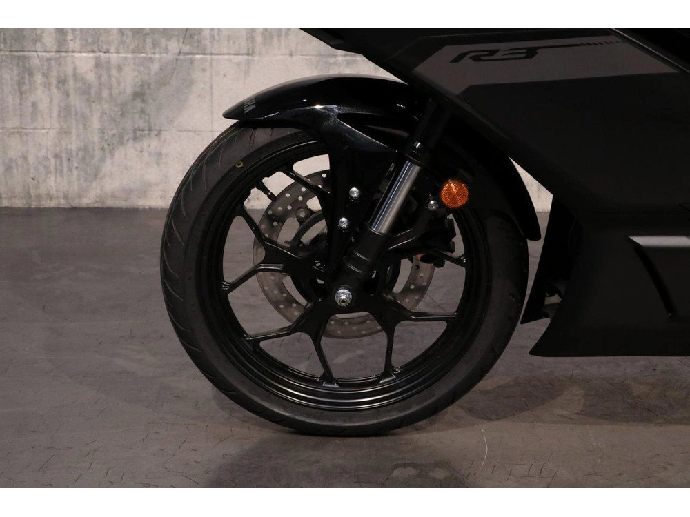 Yamaha Yzf-r3 2025 alt