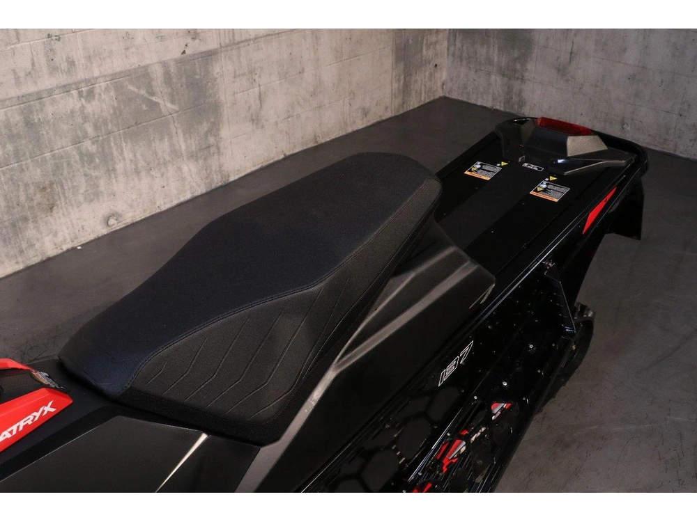Polaris 850 Indy Vr1 137 2026 alt