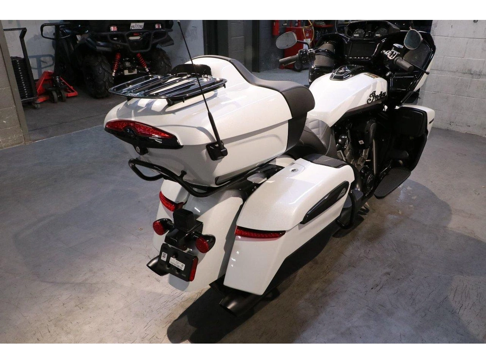 2026 Indian Motorcycle Indian Pursuit Dark Horse 112 & Powerband Audio alt