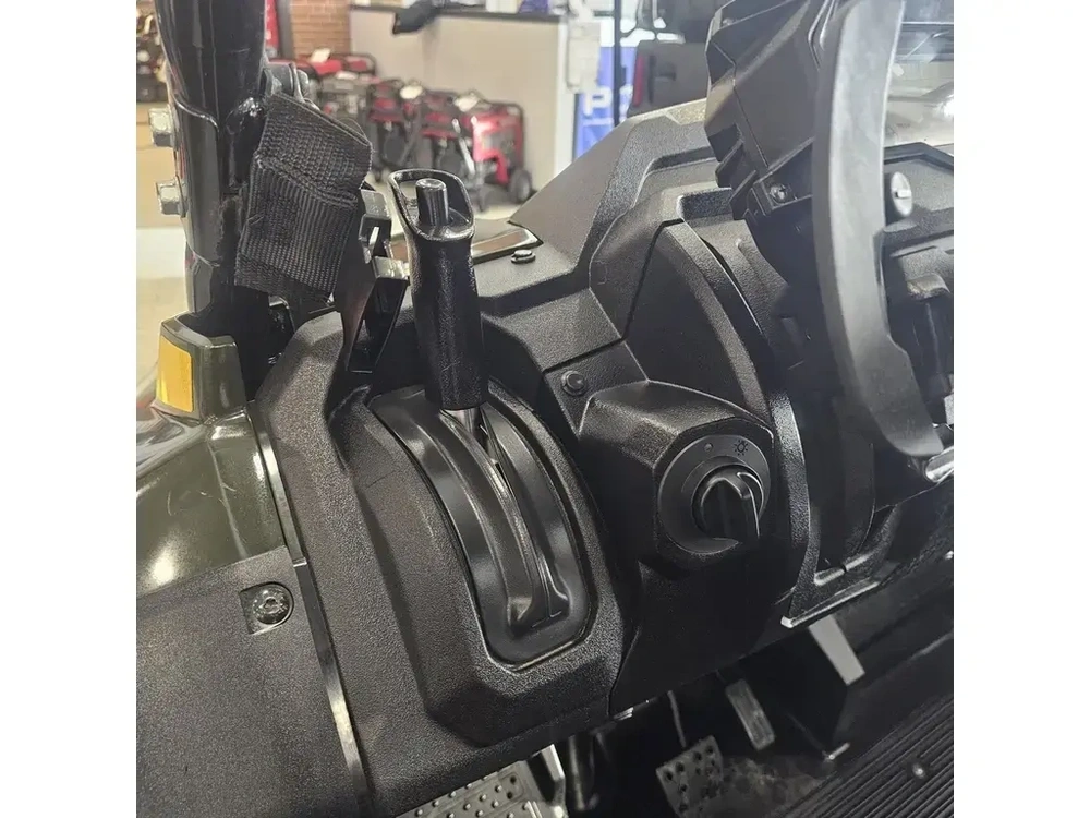 2025 Honda Pioneer 700-4 alt