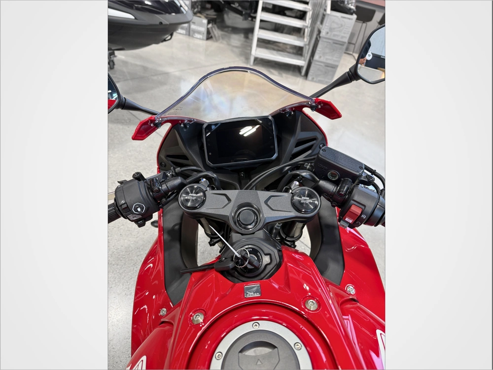 2026 Honda Cbr650r E-clutch (abs) alt