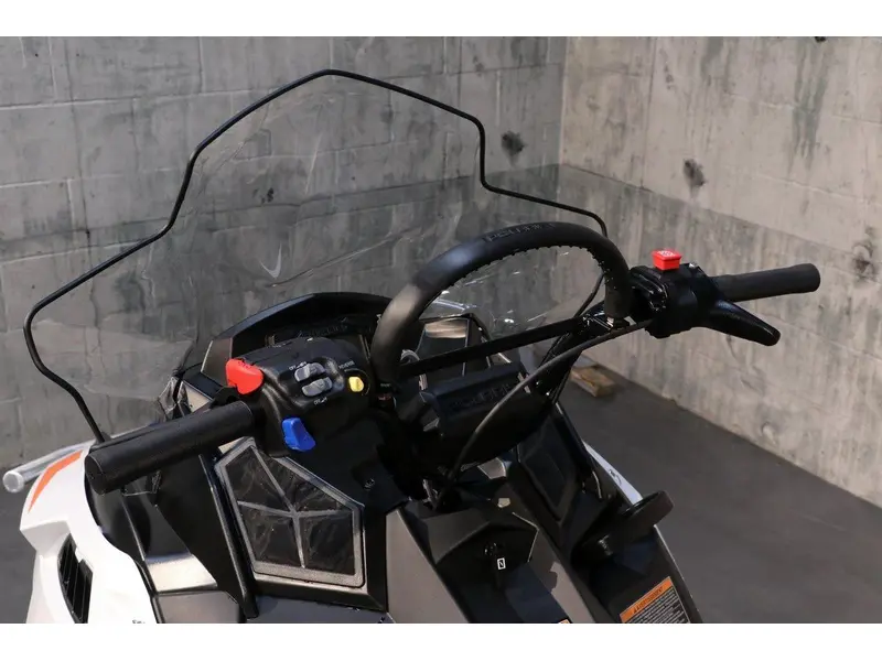 Polaris 550 VOYAGEUR 155 ES ENR. 2024