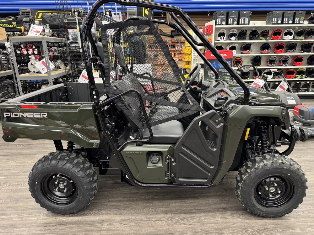 2026 Honda Pioneer 520 alt