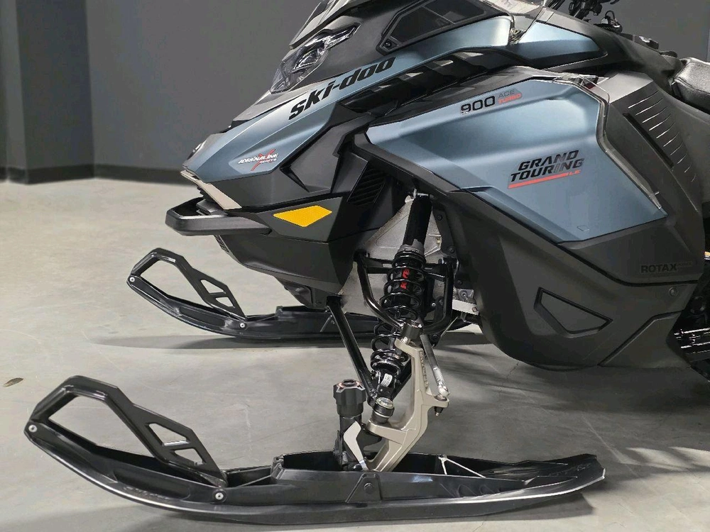 Ski-doo Grand Touring Le Platinum 2026 alt