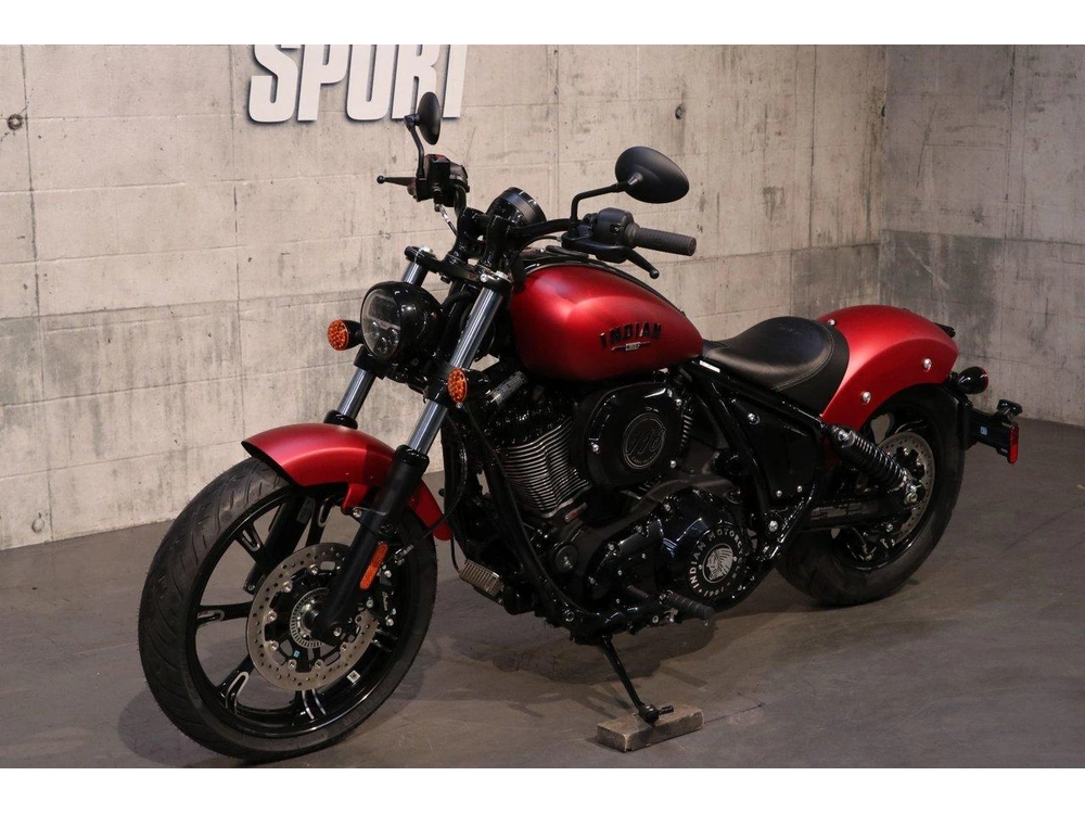 2025 Indian Motorcycle Chief Dark Horse alt