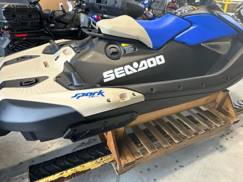 2025 Sea-Doo Spark Trixx 1P (Audio) thumbnail 3