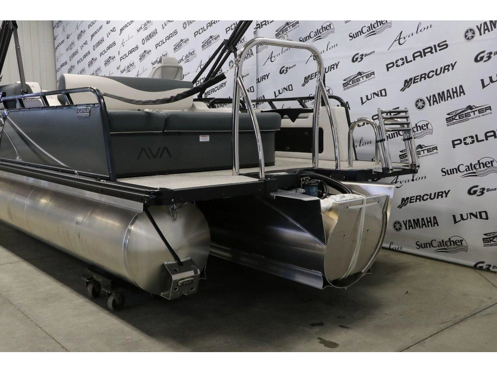 2026 Avalon Avalon Lsz 2385 Versatile Rear Bench Platinum + Yamaha Vmax 150 Hp alt