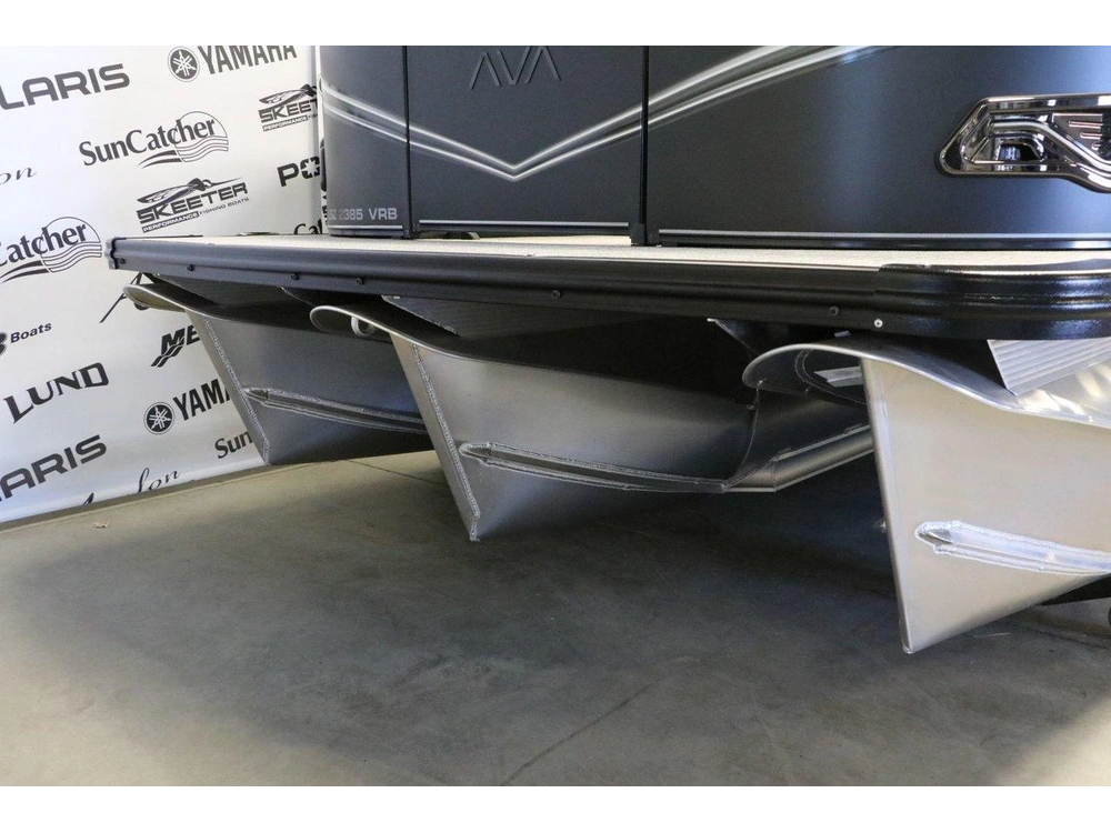 2026 Avalon Avalon Lsz 2385 Versatile Rear Bench Platinum + Yamaha Vmax 150 Hp alt