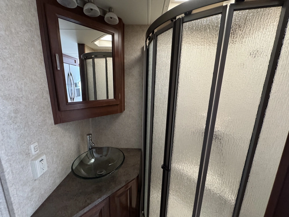 2014 Forest River Georgetown 378ts alt