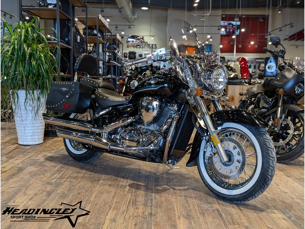 2017 Suzuki Boulevard C50T // Glass Sparkle Black