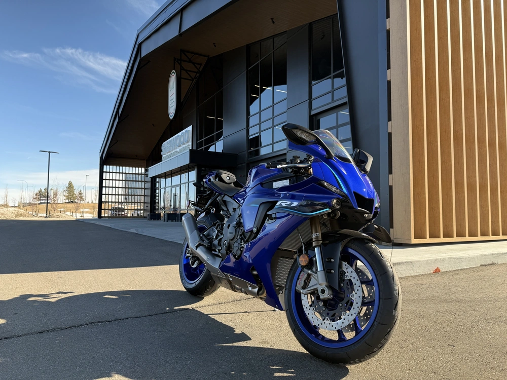 2026 Yamaha R1 alt